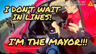 Cigar-Smoking-Mayor-asks-Do-YOU-Know-Who-I-Am